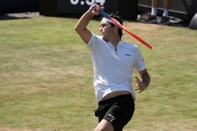 Taylor Fritz Aktion, Vorhand, Quentin Halys vs. Taylor Fritz, Tennis, ATP, Tennis Herren Turnier, Boss-Open, Center-Court, Achtelfinale, 11.06.2025, Quentin Halys vs. Taylor Fritz, Tennis, ATP-Turnier, Boss-Open, Center-Court, Achtelfinale, 11.06.2025, Stuttgart Copyright: xEibner-Pressefoto EdwardxCheungx EP_ECG