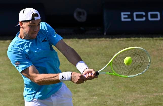 Jan-Lennard Struff (GER) Aktion Tennis Herren BOSS Open ATP, Tennis Herren 250 Stuttgart 2025 Weissenhof BOSS Open ATP 250 Stuttgart 2025