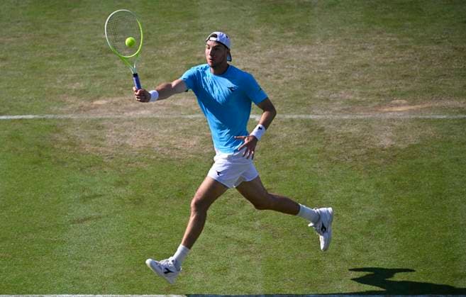 Jan-Lennard Struff (GER) Aktion Tennis Herren BOSS Open ATP, Tennis Herren 250 Stuttgart 2025 Weissenhof BOSS Open ATP 250 Stuttgart 2025