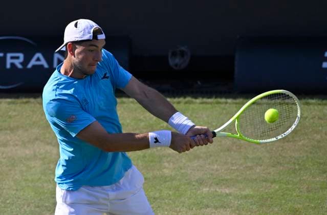 Jan-Lennard Struff (GER) Aktion Tennis Herren BOSS Open ATP, Tennis Herren 250 Stuttgart 2025 Weissenhof BOSS Open ATP 250 Stuttgart 2025