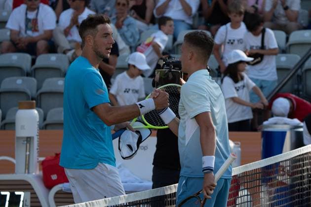 Handshake zwischen Jan-Lennard Struff und Jiri Lehecja, Jan-Lennard Struff vs. Jiri Lehecja, Tennis, ATP, Tennis Herren Turnier, Boss-Open, Center-Court, Achtelfinale, 11.06.2025, Jan-Lennard Struff vs. Jiri Lehecja, Tennis, ATP-Turnier, Boss-Open, Center-Court, Achtelfinale, 11.06.2025, Stuttgart Copyright: xEibner-Pressefoto EdwardxCheungx EP_ECG