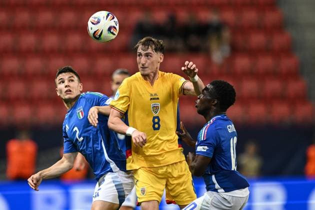 Mg Trnava 11 06 2025 - Europeo U21, U 21 Italia-Romania foto Matteo Gribaudi Image nella foto: Constantin Grameni -Mattia Zanotti-Wilfried Gnonto 