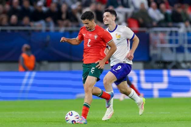Rodrigo Pinheiro (Portugal) und Matthis Abline (France) kaempfen um den Ball, UEFA European Under-21 Championship 2025 Group Stage, Portugal v France, Å tadion SihoÅ¥ am 11. June 2025 in Trentschin, Slowakei. (Foto von Marco Steinbrenner DeFodi Images) Rodrigo Pinheiro (Portugal) und Matthis Abline (France) battle for the ball, UEFA European Under-21 Championship 2025 Group Stage, Portugal v France, Å tadion SihoÅ¥, June 11, 2025 in TrenÄin, Slovakia. (Photo by Marco Steinbrenner DeFodi Images)