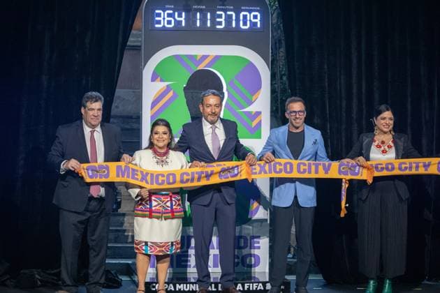 Bilder des Jahres 2025, Sport 06 Juni Sport Themen der Woche KW24 Sport Bilder des Tages Unveiling of World Cup countdown clock in Mexico City MEXICO CITY, MEXICO - JUNE 11: The road to the 2026 FIFA World Cup, WM, Weltmeisterschaft, Fussball officially began with the unveiling of the countdown clock in Mexico City, Mexico on June 11, 2025. Fans gathered to celebrate the milestone, marking the final stretch before the world s biggest football tournament returns. With Mexico, the United States, and Canada set to host, preparations are in full swing for a World Cup. Grace Hie Yoon Anadolu Mexico City Mexico. Editorial use only. Please get in touch for any other usage.  Copyright: x2025xAnadoluxGracexHiexYoonx