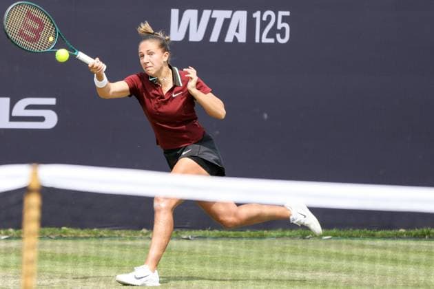 Ilkley Tennis Club, England, June 11th 2025: Diane Parry in action during the WTA, Tennis Damen 125 Lexus Ilkley Open Day 4 match with Harriet Dart at Ilkley Tennis Club in Ilkley, England on June 11th 2025. (Sean Chandler SPP) Copyright: xSeanxChandlerx xSPPx spp-en-SeChSp-WTA 125 Lexus Ilkley Open - Day 4 - Ilkley Tennis Club-112F5A8539