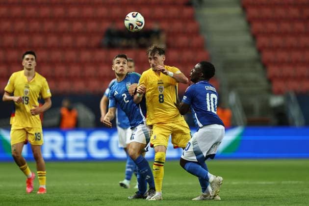 Mattia Zanotti (Italy U21, U 21 Constantin Grameni (Romania U21)Wilfried Gnonto (Italy U21) during the UEFA Under 21 Slovakia 2025 match between Italy U21 1-0 Romania U21 at Malatinsky Stadium Stadium on June 11, 2025 in Trnava, Slovakia. Noxthirdxpartyxsales  (294654695)