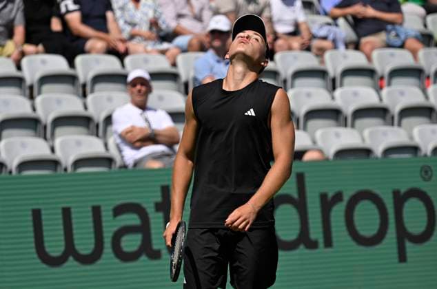 Justin Engel (GER) Enttaeuschung enttaeuscht nach vergebener Chance Gestik Geste Tennis Herren BOSS Open ATP, Tennis Herren 250 Stuttgart 2025 Weissenhof BOSS Open ATP 250 Stuttgart 2025