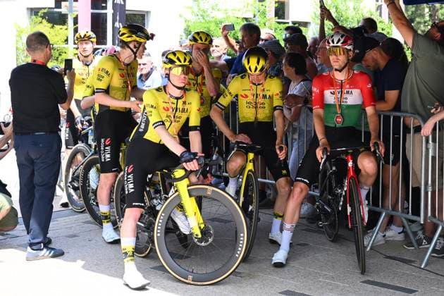 Criterium du Dauphine 2025 Stage 5 MACON, FRANCE - JUNE 12 : riders of Team Visma Lease a Bike during stage 5 of the 77th edition of Criterium du Dauphine Libere an UCI World Tour 2.UWT cycling road race stage for Men Elite of 183 km with start in Saint-Priest and finish in Macon on June 12, 2025 in Macon, France, 12 06 2025 ( Motordriver Kenny Verfaillie - Macon France  Copyright: xVincentxKalutx