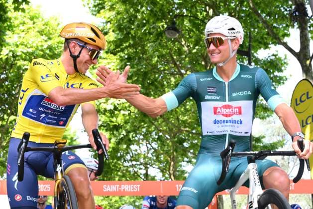 Criterium du Dauphine 2025 Stage 5 MACON, FRANCE - JUNE 12 : Evenepoel Remco (BEL) of Soudal - Quick Step and Van Der Poel Mathieu (NED) of Alpecin - Deceuninck during stage 5 of the 77th edition of Criterium du Dauphine Libere an UCI World Tour 2.UWT cycling road race stage for Men Elite of 183 km with start in Saint-Priest and finish in Macon on June 12, 2025 in Macon, France, 12 06 2025 ( Motordriver Kenny Verfaillie - Macon France  Copyright: xVincentxKalutx