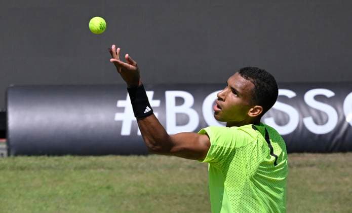 Felix Auger-Aliassime (CAN) Aktion Aufschlag Tennis Herren BOSS Open ATP, Tennis Herren 250 Stuttgart 2025 Weissenhof BOSS Open ATP 250 Stuttgart 2025