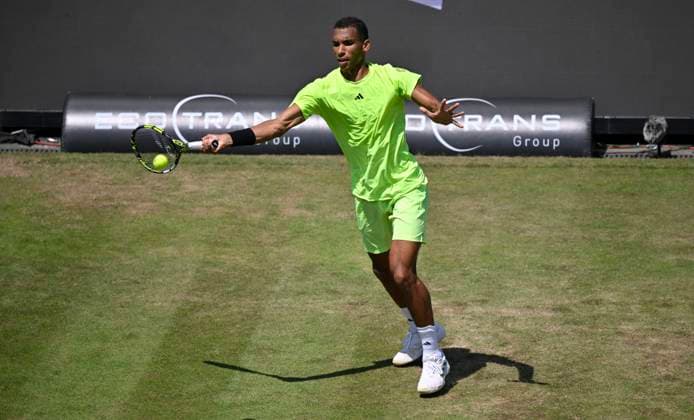 Felix Auger-Aliassime (CAN) Aktion Tennis Herren BOSS Open ATP, Tennis Herren 250 Stuttgart 2025 Weissenhof BOSS Open ATP 250 Stuttgart 2025