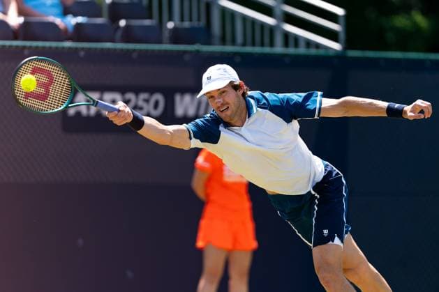 2025-06-12 2025 Libema Open Grass Court Championships ROSMALEN, NETHERLANDS - JUNE 12: Nicolas Jarry of Chile in action during Day Four of 2025 Libema Open Grass Court Championships at Autotron on June 12, 2025 in Rosmalen, Netherlands. Rosmalen Autotron Netherlands Content not available for redistribution in The Netherlands directly or indirectly through any third parties. Copyright: xJorisxVerwijstx
