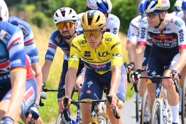 Criterium du Dauphine 2025 Stage 5 MACON, FRANCE - JUNE 12 : Evenepoel Remco (BEL) of Soudal - Quick Step during stage 5 of the 77th edition of Criterium du Dauphine Libere an UCI World Tour 2.UWT cycling road race stage for Men Elite of 183 km with start in Saint-Priest and finish in Macon on June 12, 2025 in Macon, France, 12 06 2025 ( Motordriver Kenny Verfaillie - Macon France  Copyright: xVincentxKalutx