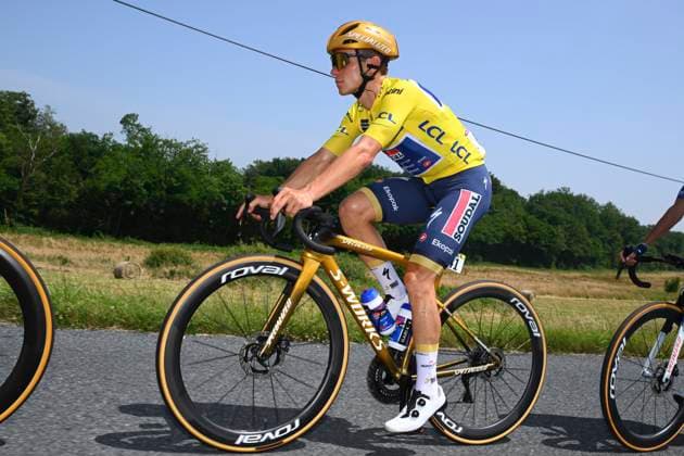 Criterium du Dauphine 2025 Stage 5 MACON, FRANCE - JUNE 12 : Evenepoel Remco (BEL) of Soudal - Quick Step during stage 5 of the 77th edition of Criterium du Dauphine Libere an UCI World Tour 2.UWT cycling road race stage for Men Elite of 183 km with start in Saint-Priest and finish in Macon on June 12, 2025 in Macon, France, 12 06 2025 ( Motordriver Kenny Verfaillie - Macon France  Copyright: xVincentxKalutx
