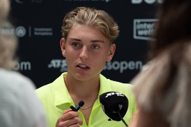 Justin Engel bei der PK, Interview, Pressekonferenz, Alex Michelsen vs. Justin Engel, Tennis, ATP, Tennis Herren Turnier, Boss-Open, Center-Court, Achtelfinale, 11.06.2025, Alex Michelsen vs. Justin Engel, Tennis, ATP-Turnier, Boss-Open, Center-Court, Achtelfinale, 11.06.2025, Stuttgart Copyright: xEibner-Pressefoto EdwardxCheungx EP_ECG