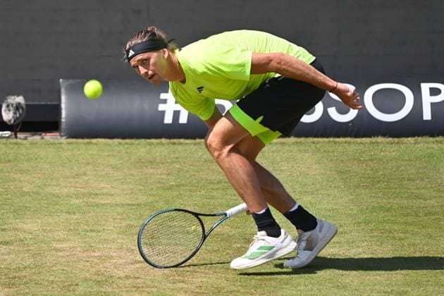 Alexander ZVEREV (GER), Aktion,Einzelaktion,Einzelbild, Freisteller,Ganzkoerperaufnahme,ganze Figur. Tennis Boss Open 2025 am 12.06. 2025 auf dem Weissenhof in Stuttgart,