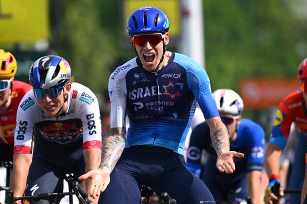 Criterium du Dauphine 2025 Stage 5 MACON, FRANCE - JUNE 12 : Stewart Jake (AUS) of Israel - Premier Tech wins during stage 5 of the 77th edition of Criterium du Dauphine Libere an UCI World Tour 2.UWT cycling road race stage for Men Elite of 183 km with start in Saint-Priest and finish in Macon on June 12, 2025 in Macon, France, 12 06 2025 ( Motordriver Kenny Verfaillie - Macon France  Copyright: xVincentxKalutx