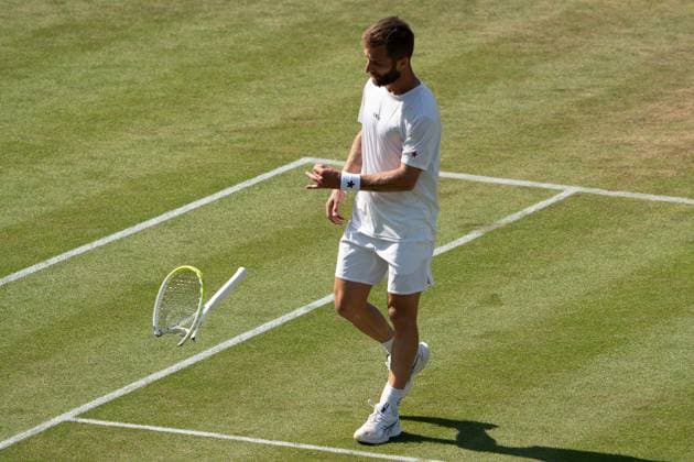 Corentin Moutet wirft Schlaeger weg, Emotionen, Alexander Zverev vs. Corentin Moutet, Tennis, ATP, Tennis Herren Turnier, Boss-Open, Center-Court, Achtelfinale, 12.06.2025, Alexander Zverev vs. Corentin Moutet, Tennis, ATP-Turnier, Boss-Open, Center-Court, Achtelfinale, 12.06.2025, Stuttgart Copyright: xEibner-Pressefoto EdwardxCheungx EP_ECG