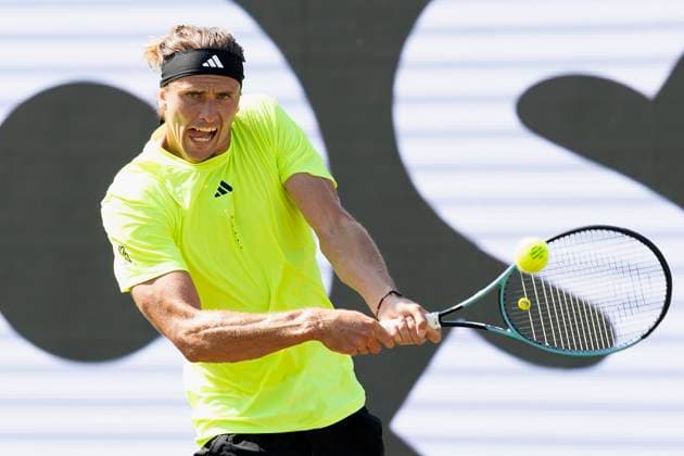 Alexander Zverev (Germany) bei seinem Match gegen Corentin Moutet (France). 12.06.2025, Tennis, Boss Open ATP, Tennis Herren 250, GER, Stuttgart, TC Weissenhof. Copyright: HMBxMedia xHeikoxBecker