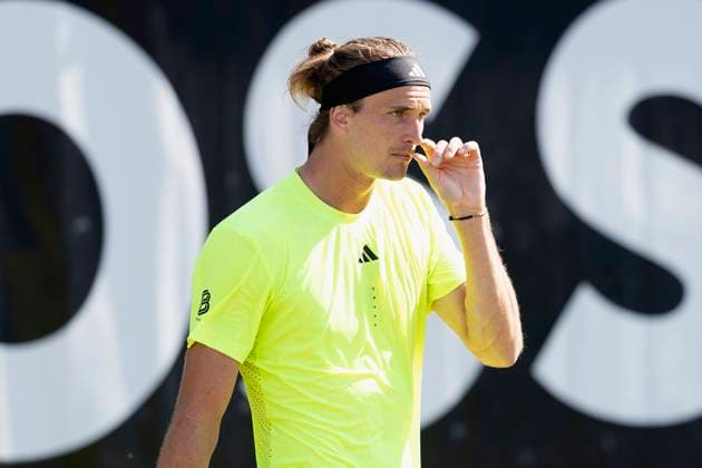 Alexander Zverev (Germany) bei seinem Match gegen Corentin Moutet (France). 12.06.2025, Tennis, Boss Open ATP, Tennis Herren 250, GER, Stuttgart, TC Weissenhof. Copyright: HMBxMedia xHeikoxBecker