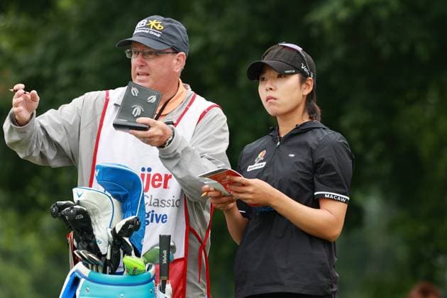 Meijer LPGA, Golf Damen Classic BELMONT, MICHIGAN-JUNE 12: Mi Hyang Lee of Korea interacts with her caddie on the 11th hole during the first round of the Meijer LPGA Classic for Simply Give golf tournament at Blythefield Country Club in Belmont, MI, USA Thursday, June 12, 2025. Belmont Michigan United States  Copyright: xJorgexLemusx originalFilename:lemus-meijerlp250612_npQoP.jpg