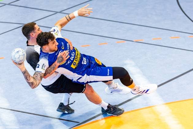 12.06.2025, GER, Handball, Maenner, Eintagsprofi - Kultklub (ThSV Eisenach) im Rahmen der Festwochen zum 1250 jährigen der Salzstadt Justin Kurch (ThSV Eisenach,52) Connor Koenig (SV Petkus wutha-Farnroda) 36433 Bad Salzungen Werner-Seelenbinder-Halle Thueringen Deutschland