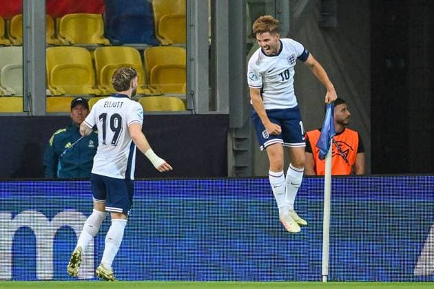 L-R Goal scorer Harvey Elliott and James McAtee (both ENG) celebrate a goal in the European Under-21 Championship Group B match Czech Republic vs England, Dunajska Streda, Slovakia, June 12, 2025. (CTKxPhoto VaclavxSalek) CTKPhotoP2025061209413  CTKPhotoP2025061209413