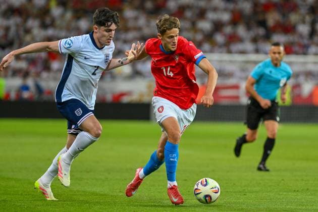 L-R Valentino Livramento (ENG) and Vojtech Stransky (CZE) in action during the European Under-21 Championship Group B match Czech Republic vs England, Dunajska Streda, Slovakia, June 12, 2025. (CTKxPhoto VaclavxSalek) CTKPhotoP2025061209463  CTKPhotoP2025061209463
