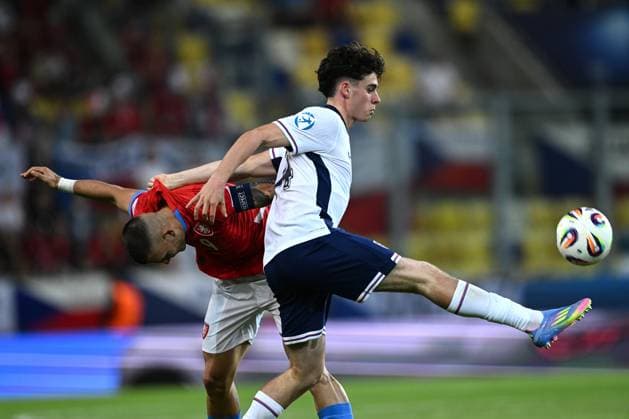 Fußball, U21 EM, Tschechien - England Mg Dunajska 12 06 2025 - Europeo U21, U 21 Repubblica Ceca-Inghilterra foto Michele Finessi Image nella foto: Archie Gray-Vaclav Sejk 