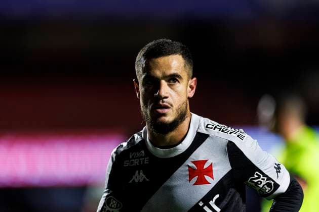 Sao Paulo, Brazil - June 12: Philippe Coutinho of Vasco looks on during the Campeonato Brasileiro Serie A match between Sao Paulo and Vasco da Gama at Estadio do Morumbi on June 12, 2025 in Sao Paulo, Brazil. (Photo by Ana Julia Guerreiro Eurasia Images) Sao Paulo Estadio do Morumbi Brazil
