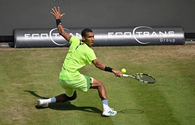 Felix Auger-Aliassime (CAN) Aktion Tennis Herren BOSS Open ATP, Tennis Herren 250 Stuttgart 2025 Weissenhof BOSS Open ATP 250 Stuttgart 2025