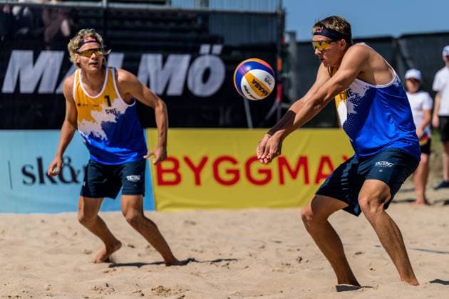 250613 David Ahman and Jonatan Hellvig of Sweden in men s Beach Pro Tour Beach volleyball, Beachvolleyball group stage match on June 13, 2025 in Malmö. Photo: Mathilda Schuler BILDBYRAN kod MA MA0822 beachvolleyboll beach volleyball sandvolleyball beach volleyboll beach pro tour malmö bbeng Copyright: MATHILDAxSCHULER BB250613MA014