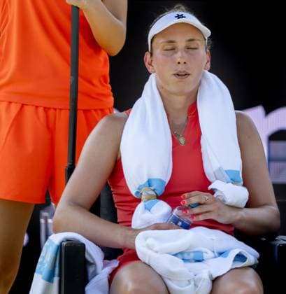 DEN BOSCH - Elise Mertens (BEL) in her match against Yue Yuan (CHN) during the quarterfinals of the Libema Open. The tennis tournament takes place at the Autotron in Rosmalen. ANP SANDER KONING xVIxANPxSportx xxANPxIVx 529839176 originalFilename: 529839176.jpg