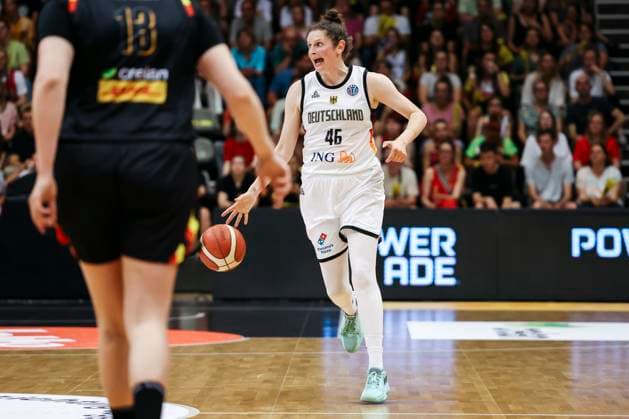 Basketball Damen Testspiel: Belgien-Deutschland; 12.06.2025 Romy Bär (Deutschland, 46) am Ball Basketball Damen Testspiel: Belgien-Deutschland; Löwen, Sportoase am 12.06.2025 Copyright: xBEAUTIFULxSPORTS Freisenx