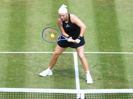HSBC Tennis Championships, Day Five Queens Club, London, UK - 13 Jun 2025 Diana Shnaider in action during her Quarter Final match against Madison Keys (USA) in the 2025 HSBC Championships at Queens Club London Queens Club London GBR, UK NEWSPAPERS OUT Copyright: xMarkxGreenwoodx