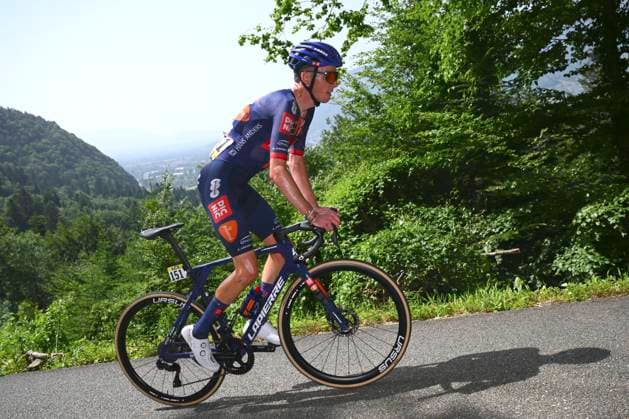 Criterium du Dauphine 2025 Stage 6 COMBLOUX, FRANCE - JUNE 13 : Bardet Romain (FRA) of Team Picnic PostNL during stage 6 of the 77th edition of Criterium du Dauphine Libere an UCI World Tour 2.UWT cycling road race stage for Men Elite of 126.7 km with start in Valserhone and finish in Combloux on June 13, 2025 in Combloux, France, 13 06 2025 ( Motordriver Kenny Verfaillie - Combloux France  Copyright: xVincentxKalutx