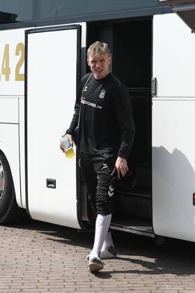 13.06.2025, xtgx, Handball, EHF Champions League Final 4, Abschlusstrainings und Media Day v.l. Ankunft des SC Magdeburg, Gisli Thorgeir Kristjansson (Magdeburg, 10) steigt aus dem Bus Koeln