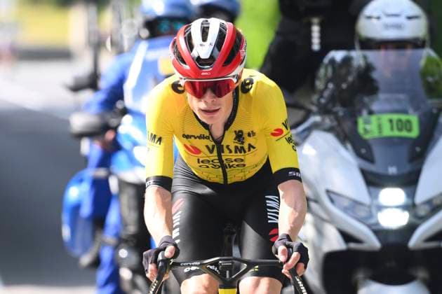 Criterium du Dauphine 2025 Stage 6 COMBLOUX, FRANCE - JUNE 13 : Vingegaard Jonas (DEN) of Team Visma - Lease a Bike during stage 6 of the 77th edition of Criterium du Dauphine Libere an UCI World Tour 2.UWT cycling road race stage for Men Elite of 126.7 km with start in Valserhone and finish in Combloux on June 13, 2025 in Combloux, France, 13 06 2025 ( Motordriver Kenny Verfaillie - Combloux France  Copyright: xVincentxKalutx