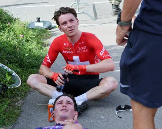13.06.2025 Gippingen Schweiz. Radsport GP Gippingen. Grosser Preis des Kantons Aargau. Bild : Mauro Schmid (SUI) Team Jayco-Alula) nach Rennschluss.