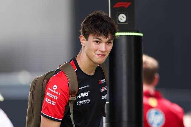Formel 1, GP Kanada in Montreal Ahead of F1 Grand Prix of Canada - Practice Session MONTREAL, QUEBEC - JUNE 13 : Oliver Bearman of Great Britain and Haas F1 team arrives in the paddock for the first practice session ahead of F1 Grand Prix of Canada at Circuit Gilles Villeneuve in Montreal, Quebec, Canada on June 13, 2025. Mert Alper Dervis Anadolu Ankara Turkey. Editorial use only. Please get in touch for any other usage.  Copyright: x2025xAnadoluxMertxAlperxDervisx