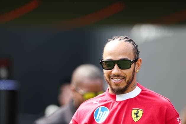 Formel 1, GP Kanada in Montreal Ahead of F1 Grand Prix of Canada - Practice Session MONTREAL, QUEBEC - JUNE 13 : Lewis Hamilton arrives in the paddock for the first practice session ahead of F1 Grand Prix of Canada at Circuit Gilles Villeneuve in Montreal, Quebec, Canada on June 13, 2025. Mert Alper Dervis Anadolu Ankara Turkey. Editorial use only. Please get in touch for any other usage.  Copyright: x2025xAnadoluxMertxAlperxDervisx