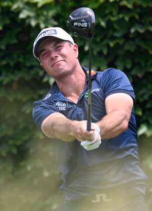 Viktor Hovland of Norway watches his drive off the 9th tee during the second round of the 125th U.S. Open Golf Championship at Oakmont Country Club in Oakmont, Pennsylvania on Friday, June 13, 2025.  PIT20250613610 ARCHIExCARPENTER