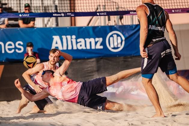 Beachvolleyball Männer Allianz German Beach Tour 2025 Tourstop Bremen 13.06.2025 v.l. Luis Henrichs und Yannik Ahr Bremen Waterfront Bremen Deutschland