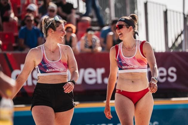 Beachvolleyball Frauen Allianz German Beach Tour 2025 Tourstop Bremen 13.06.2025 v.l. Sandra Ferger und Larissa Claassen jubeln Bremen Waterfront Bremen Deutschland