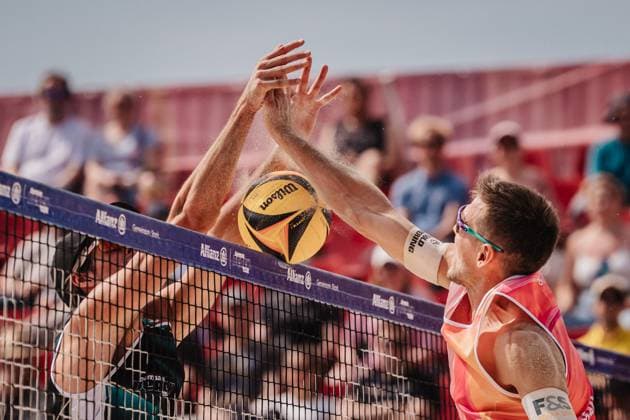 Beachvolleyball Männer Allianz German Beach Tour 2025 Tourstop Bremen 13.06.2025 v.l. Niklas Held gegen David Poniewaz Bremen Waterfront Bremen Deutschland