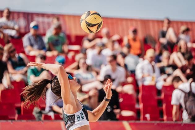 Beachvolleyball Frauen Allianz German Beach Tour 2025 Tourstop Bremen 13.06.2025 Sophia Neuss beim Angriff Bremen Waterfront Bremen Deutschland