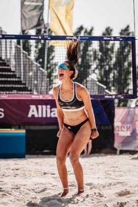 Beachvolleyball Frauen Allianz German Beach Tour 2025 Tourstop Bremen 13.06.2025 Sophia Neuss jubelt nach dem Sieg Bremen Waterfront Bremen Deutschland