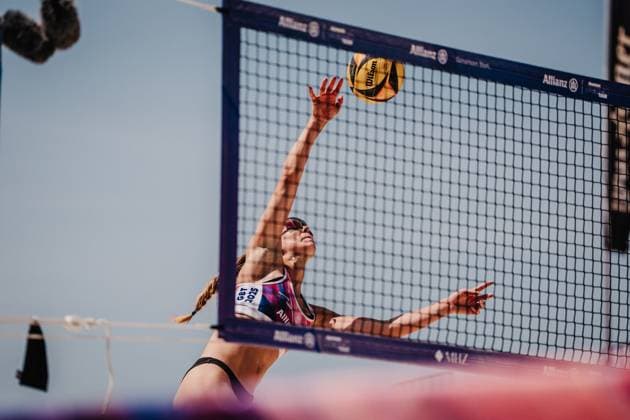 Beachvolleyball Frauen Allianz German Beach Tour 2025 Tourstop Bremen 13.06.2025 Mila Jancar beim Angriff Bremen Waterfront Bremen Deutschland