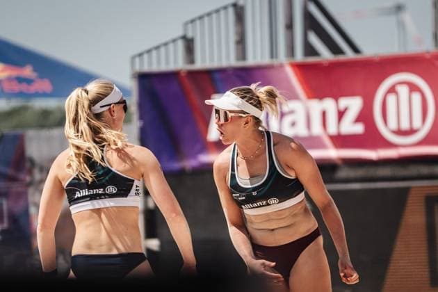Beachvolleyball Frauen Allianz German Beach Tour 2025 Tourstop Bremen 13.06.2025 v.l. Anna Behlen und Chenoa Christ jubeln Bremen Waterfront Bremen Deutschland