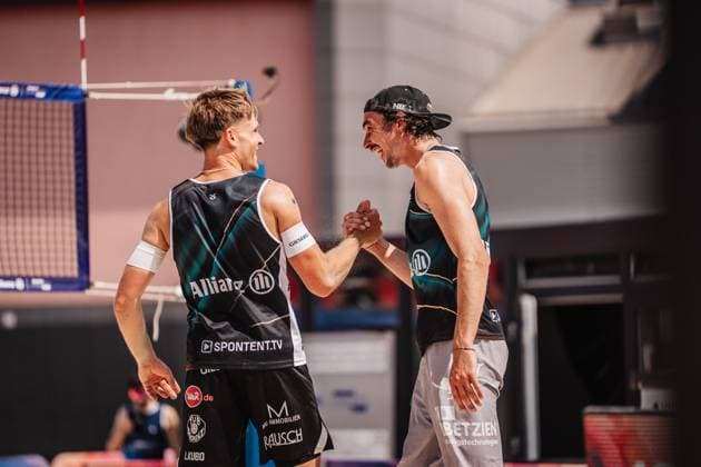 Beachvolleyball Männer Allianz German Beach Tour 2025 Tourstop Bremen 13.06.2025 v.l. Jubel bei Luis Kubo und Jannik Kühlborn Bremen Waterfront Bremen Deutschland